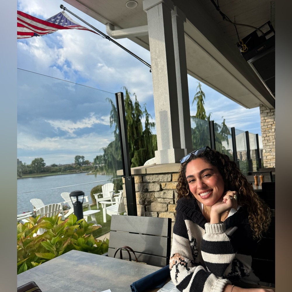 Meet your Posher, Shadia